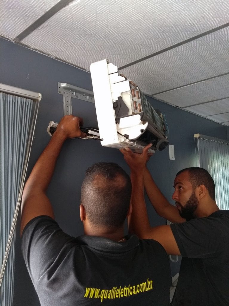 A Qualli Elétrica oferece o serviço de manutenção do aparelho de ar-condicionado em Salvador, Lauro de Freitas, Camaçari e região metropolitana.